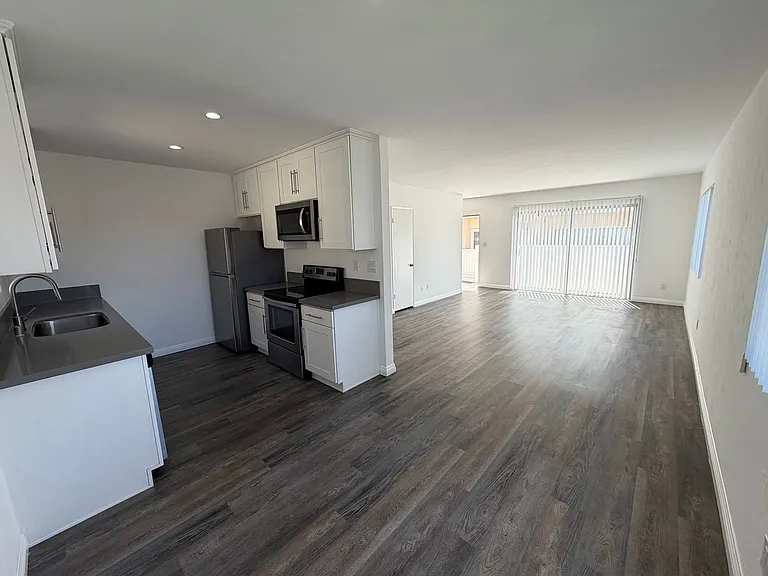 1916 Harriman Ln — Photo 5