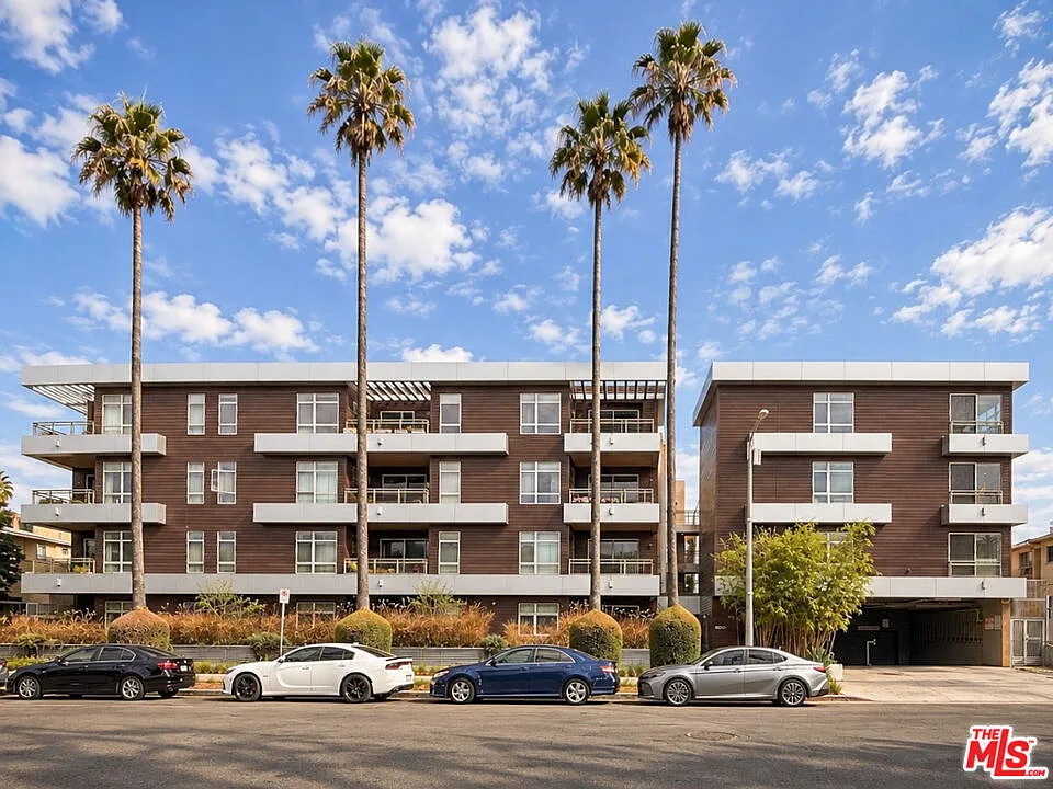 1 bed, 1.0 bath, 870 sqft, $3,900 — Photo 2