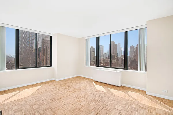 Rented by Compass | media 21