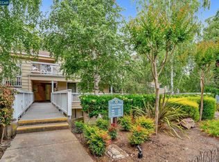 96 Farm Ln, Martinez, CA 94553