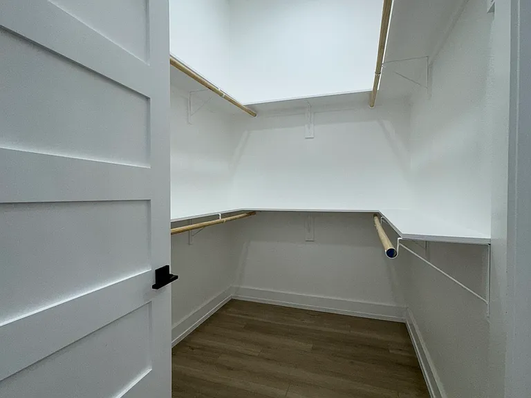 105 Forrest Ave — Photo 11