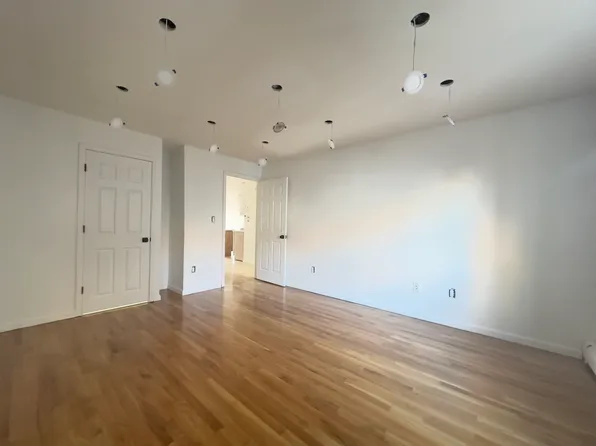 831 Willoughby Avenue image 2 of 12