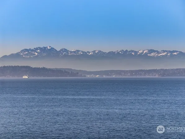 2105 Bonair Drive SW, Seattle, WA 98116