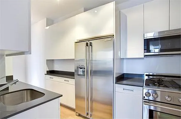 Rented by Space Marketing Shop | media 31