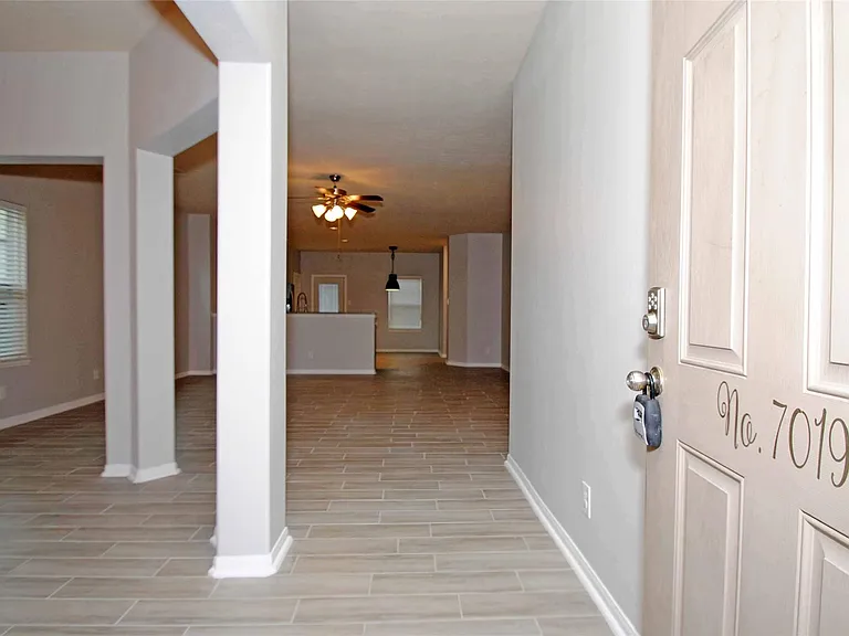 7019 Hazelnut Ln — Photo 4