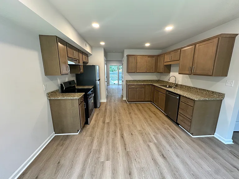 125 Windsor Pines Way #B — Photo 7