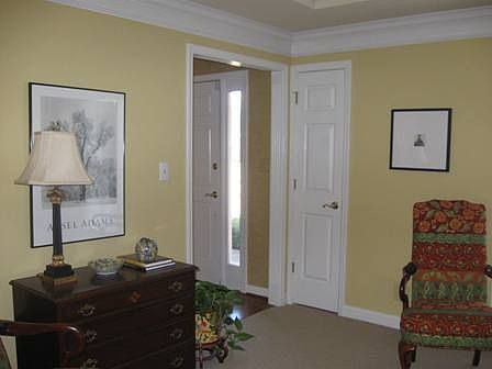 3rd image of 819 Foxfire Dr