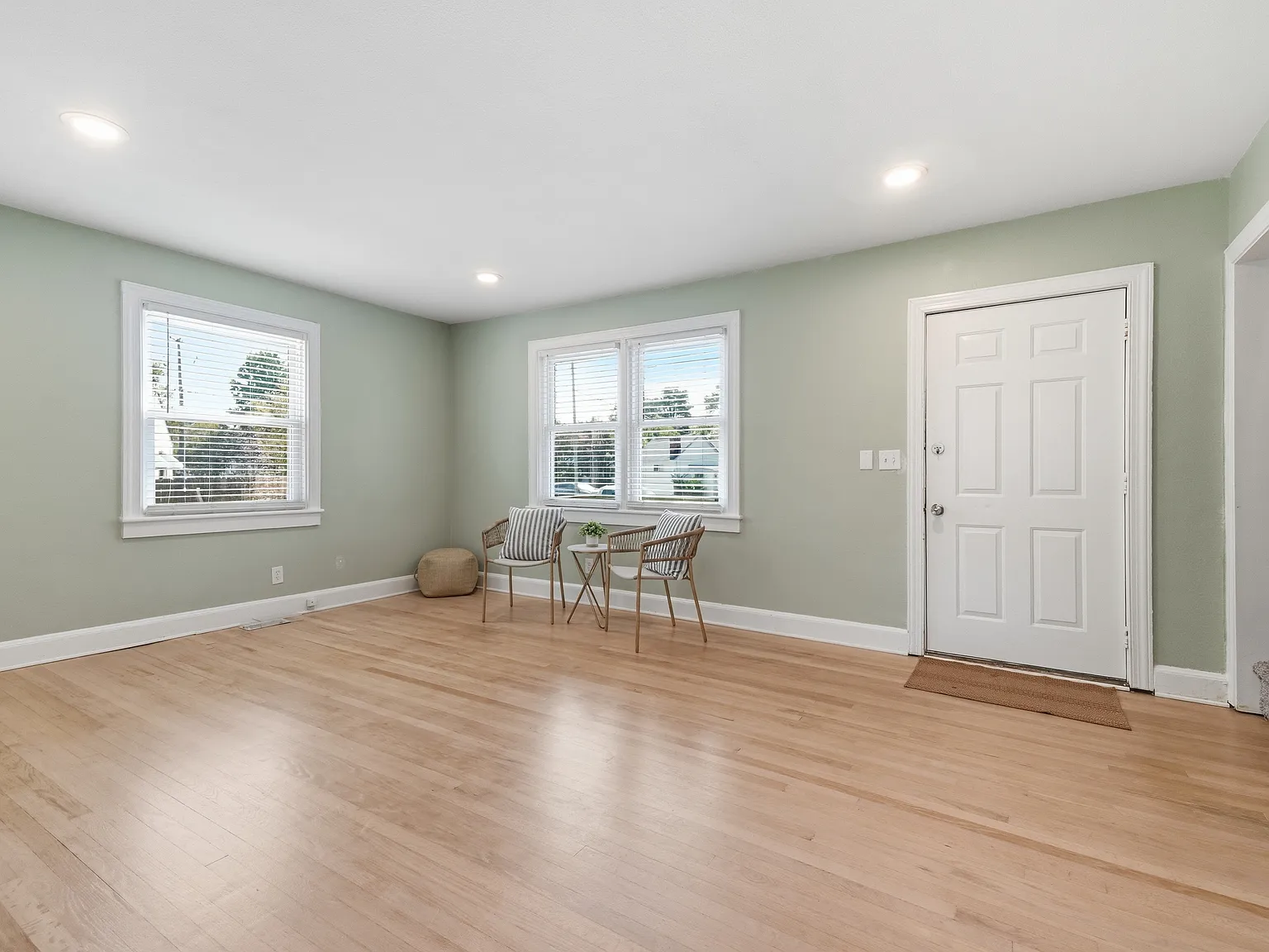 3 bed, 1438 sqft, $2,400 — Photo 4