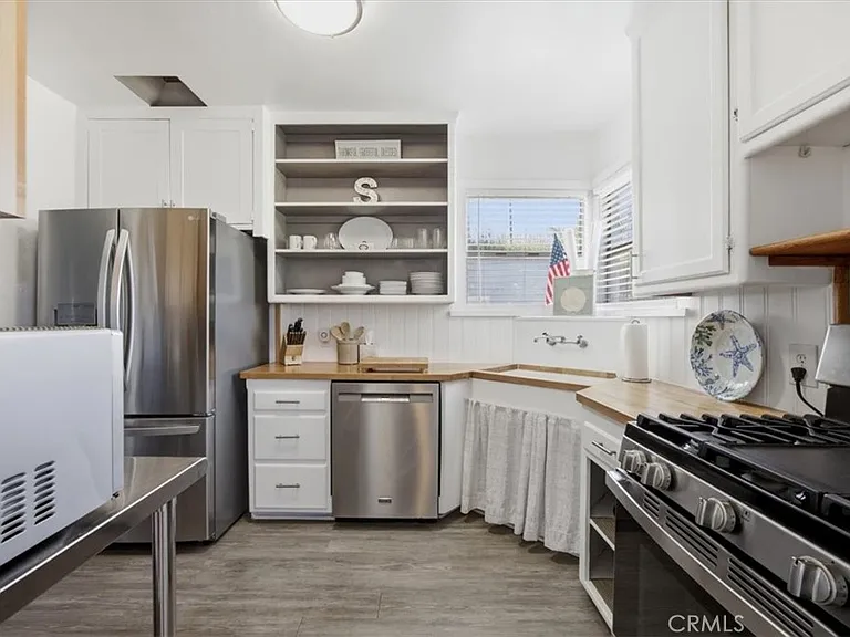 422 S Juanita Ave — Photo 7