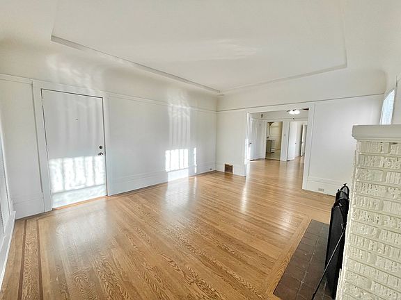 4th image of 3920 J St APT 2