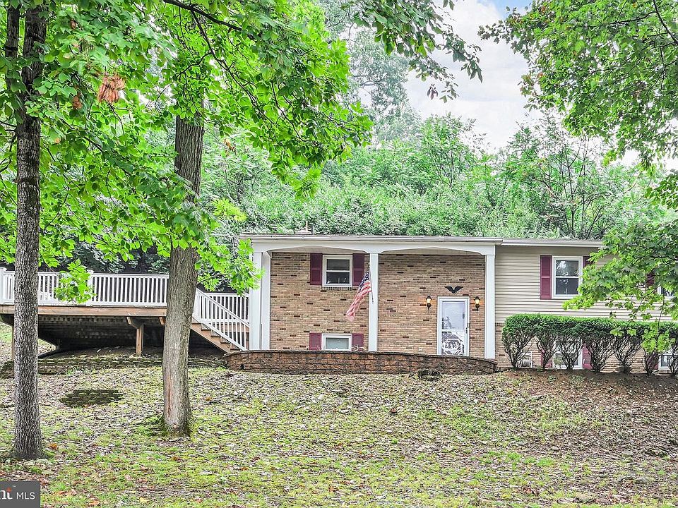1st image of 404 Hill Cir