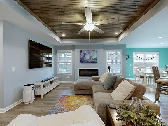 3rd image of 4128 Loblolly Ln
