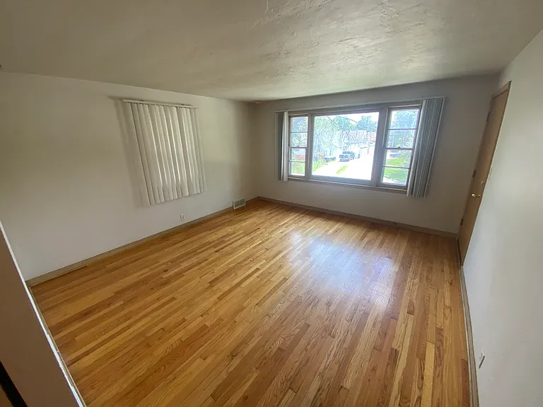 2534 J St #3 — Photo 9