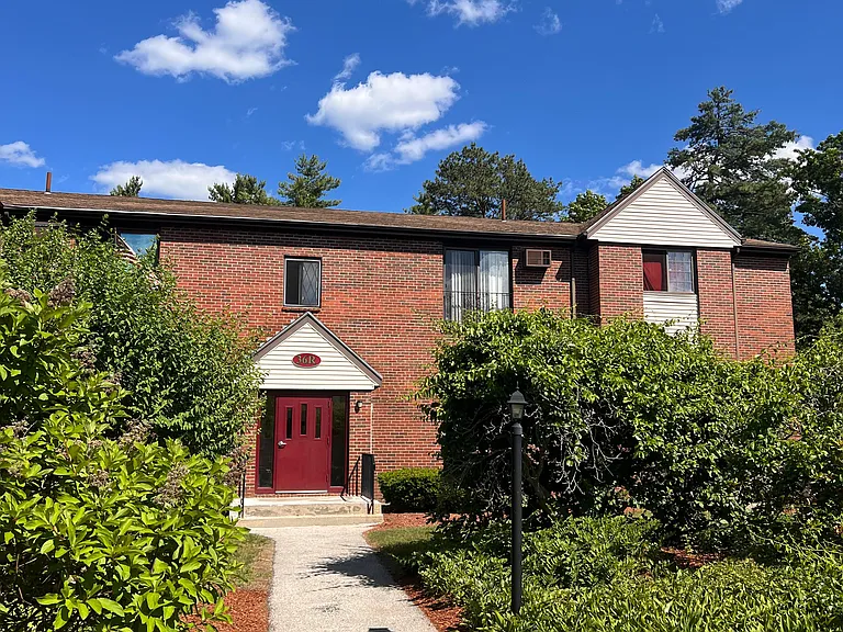 36 English Village Rd #104 — Photo 3