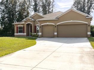 462 SW 19th Ave, Cape Coral, FL 33991