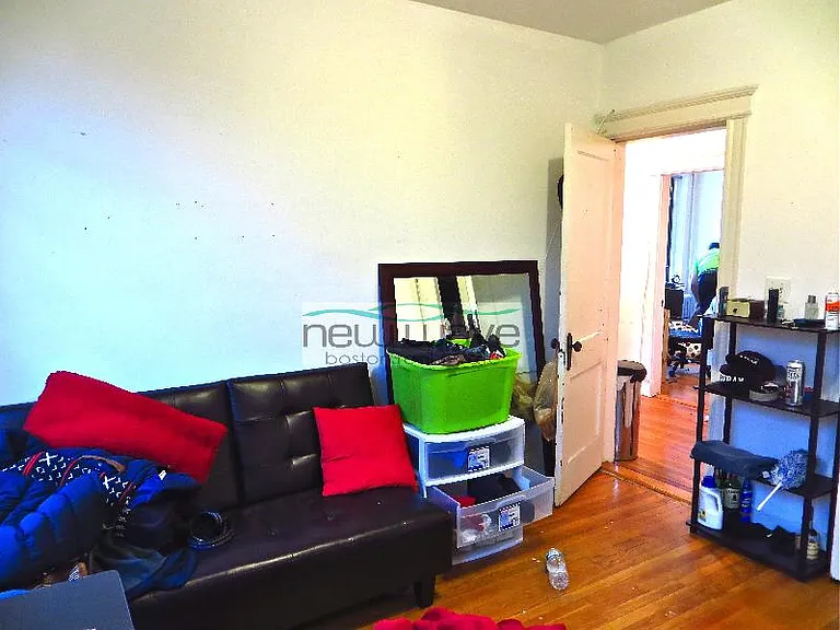 56 Queensberry St #18 — Photo 7