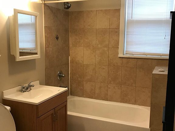 2nd image of 5144 W Montrose Ave #2