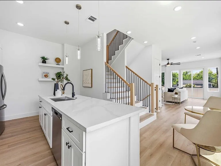3103 Lelia St #B — Photo 11