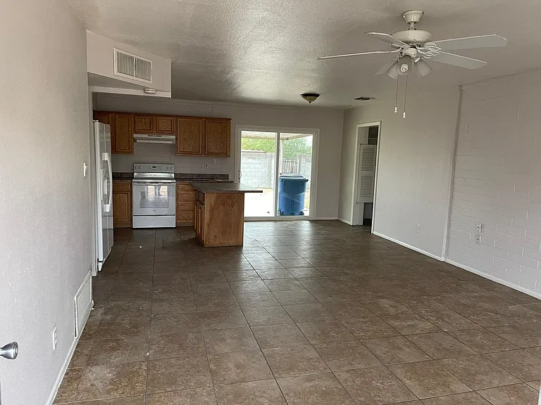 1313 E Desert Cove Ave — Photo 6