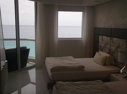 3rd image of 17875 Collins Ave #1402