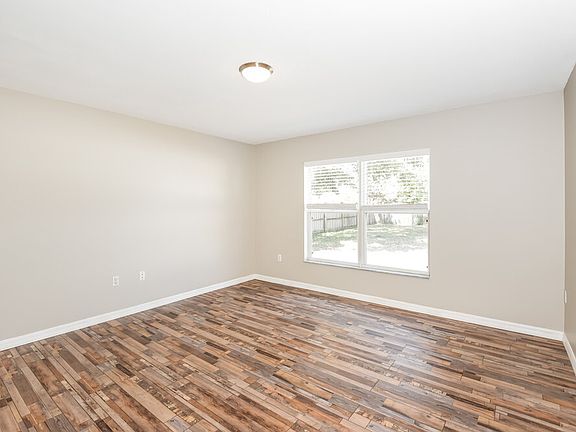 5th image of 929 Vanderbilt Dr