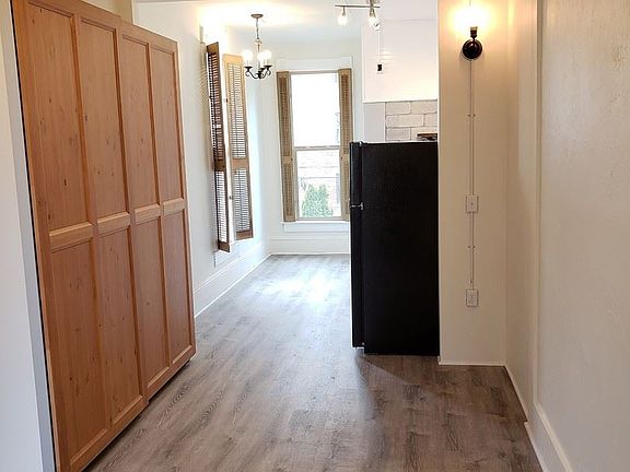 5th image of 320 N Yakima Ave APT 3