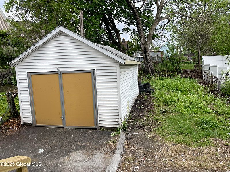 3rd image of 1540 Foster Avenue