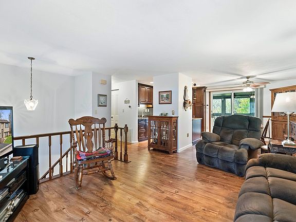 3rd image of 10196 Lavonne Dr