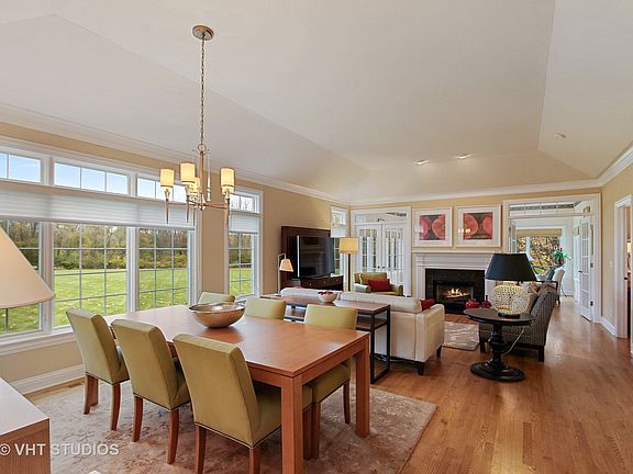 Open Floor Plan Great for Entertaining!