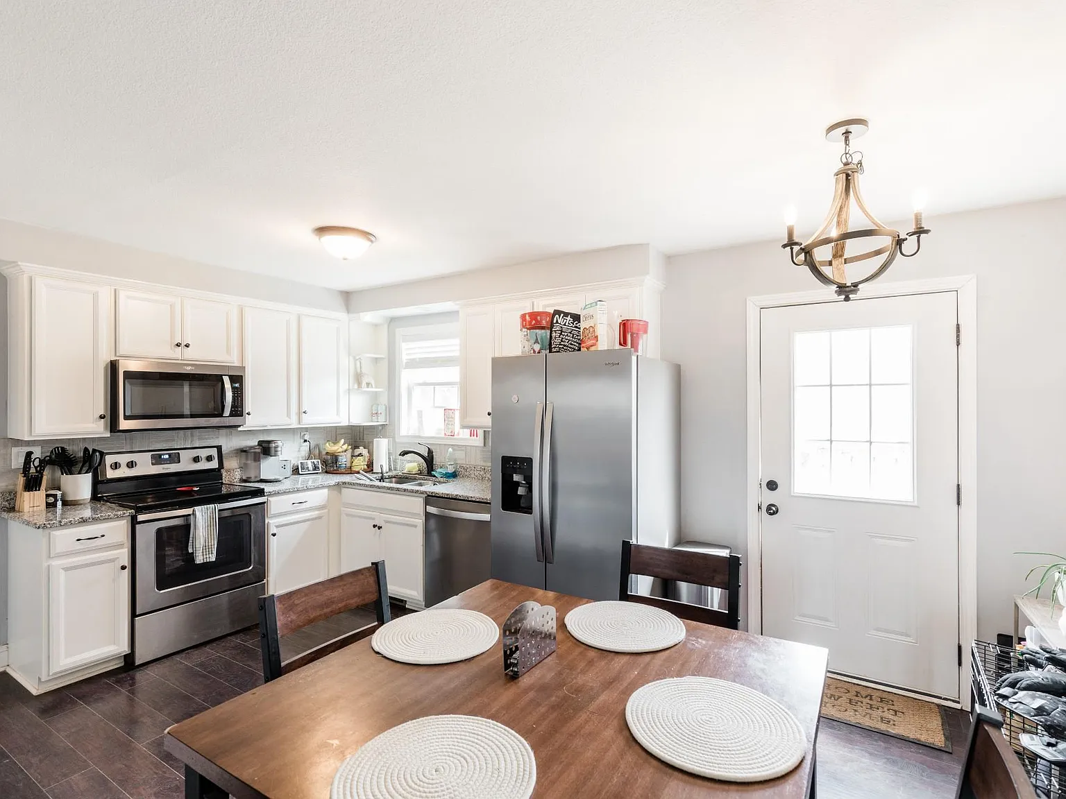 1495 Craig Dr — Photo 2