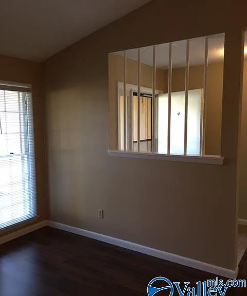 1027 Sharpsburg Dr SE — Photo 7