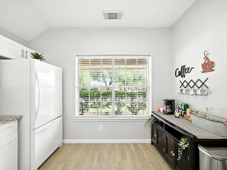 7022 Meadow Hawk Ct — Photo 4