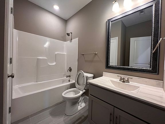4th image of 311 Deerfield Dr