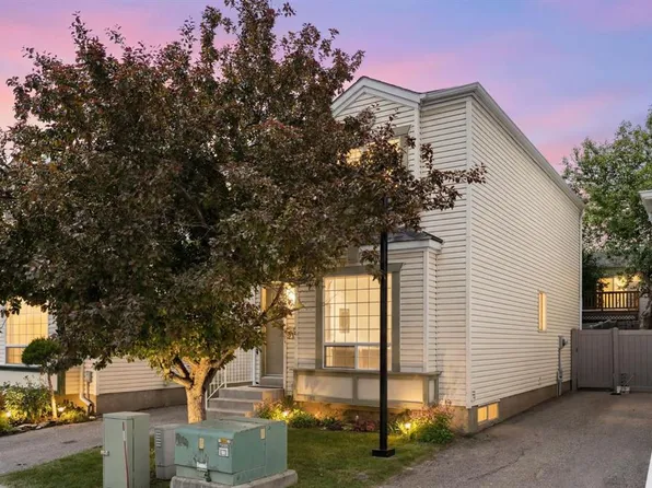 82 W Coventry Ln NE, Calgary, AB T3K 4G4