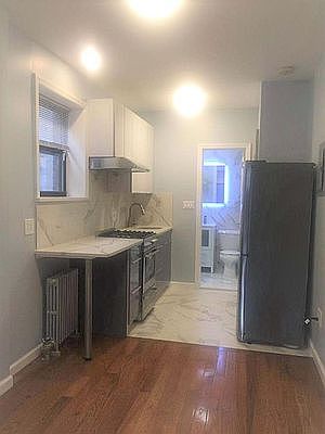 3rd image of 49 Catherine St APT 4D