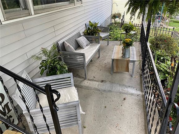 4th image of 64 West Ave