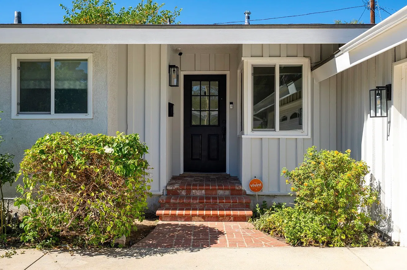 3 bed, 1355 sqft, $5,000 — Photo 3