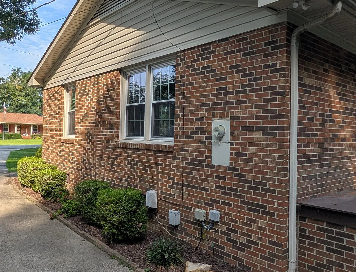 3 bed, 2.0 bath, $1,600 — Photo 2