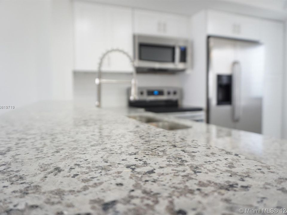 1st image of 18555 NE 14th Ave APT 503