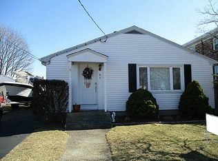 97 Linton St, Pawtucket, RI 02861