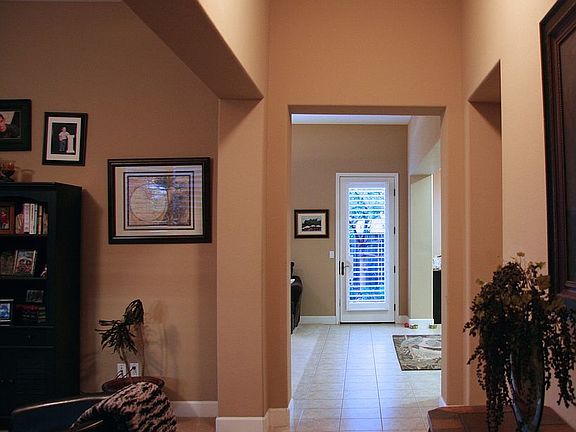 4th image of 713 Westfield Ln