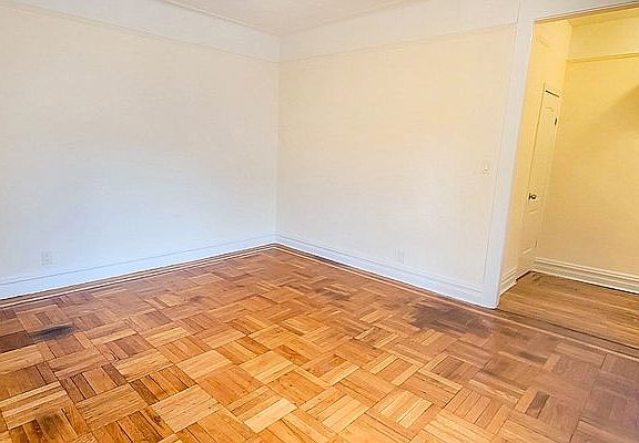 5th image of 2721 Morris Ave APT 4B