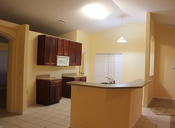 4th image of 1102 NE 32nd St