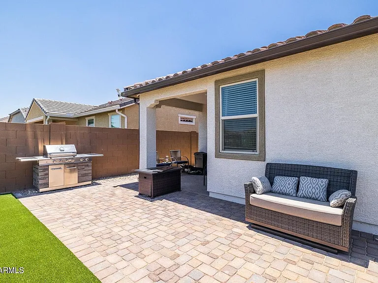 8924 W Solano Dr — Photo 28