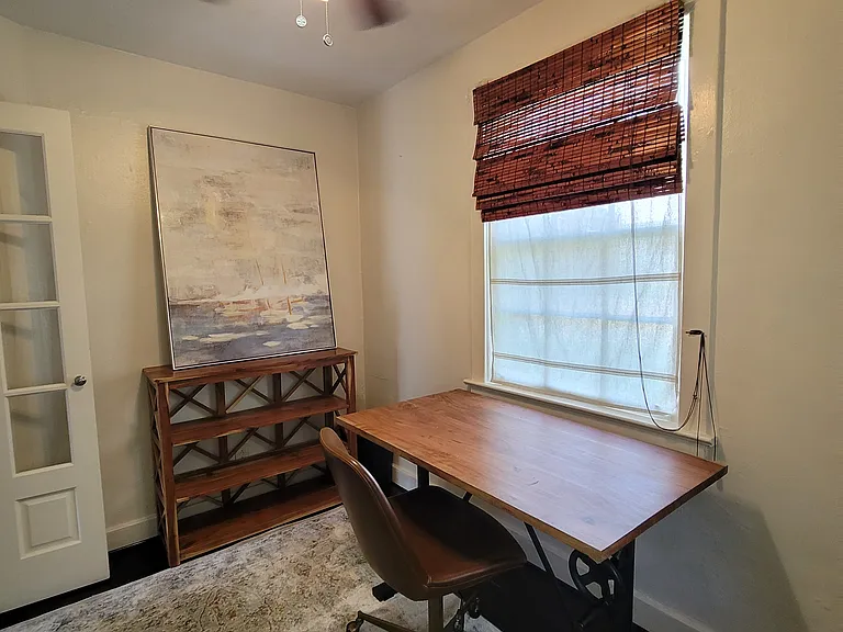 2141 Windsor Ave — Photo 12