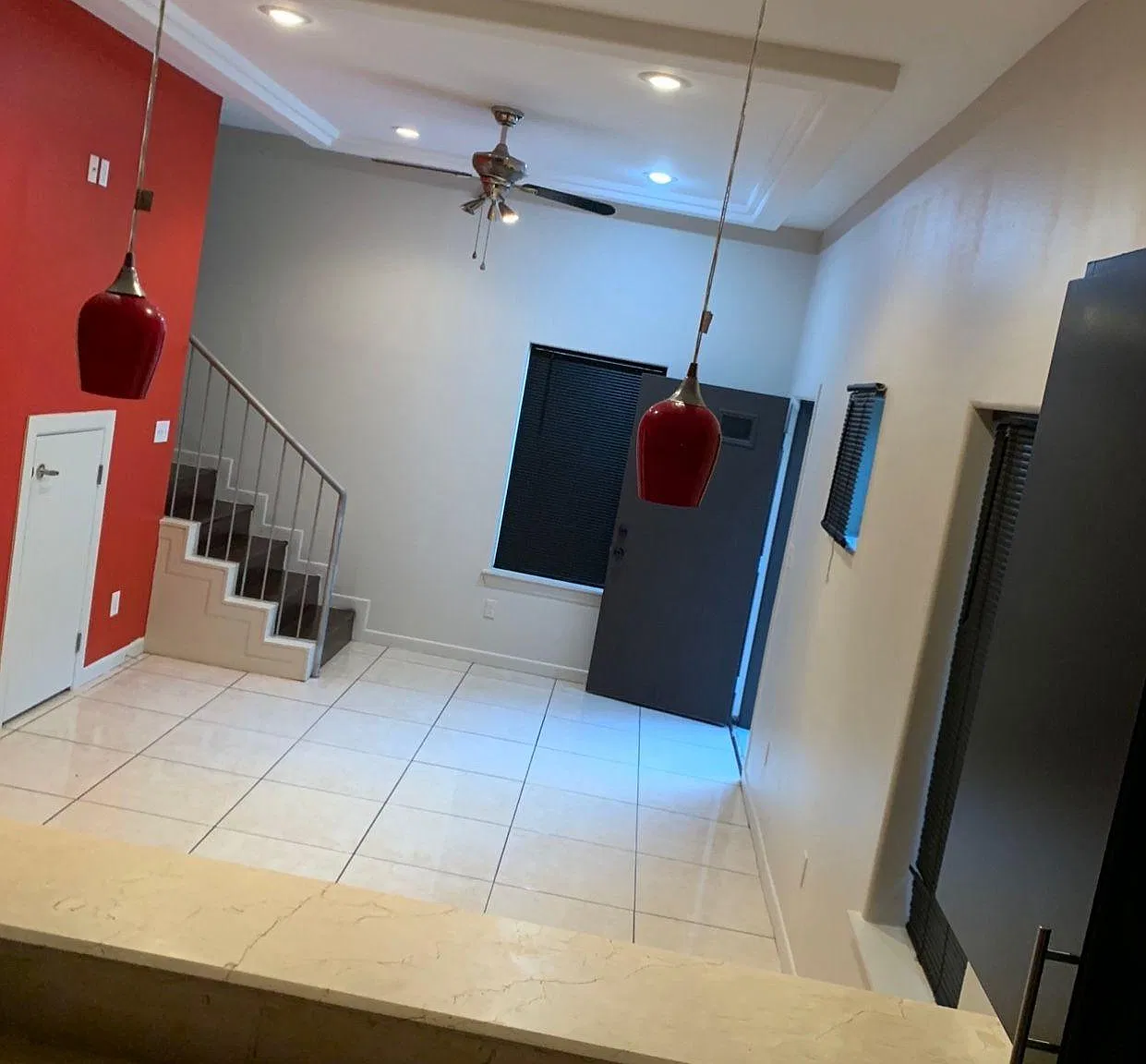 2 bed, 2.5 bath, 5827 sqft, $990 — Photo 2