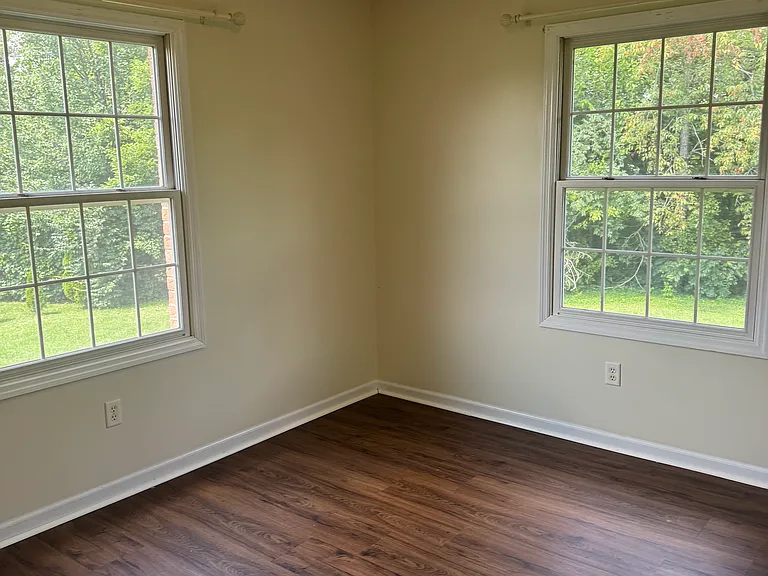 442 Beaumont Ct — Photo 4