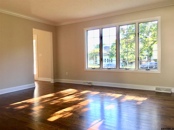 3rd image of 12 Winchester Pl