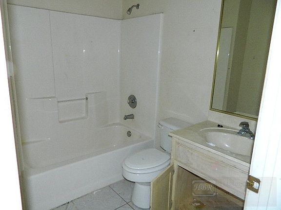 2nd image of 10969 Sierra Ave