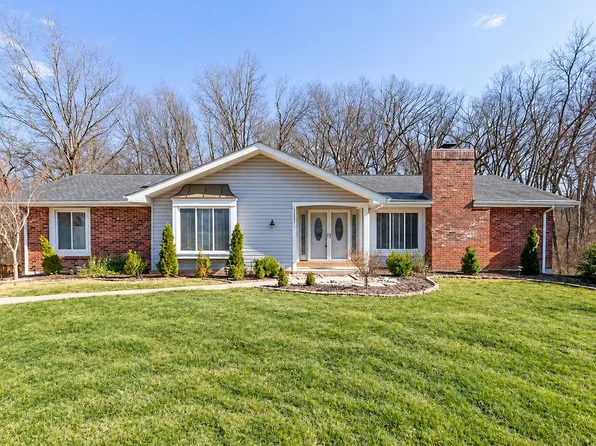 15222 Kempwood Dr, Chesterfield, MO 63017